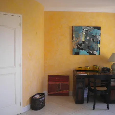 Bed & Breakfast Hotes Wagram 2*